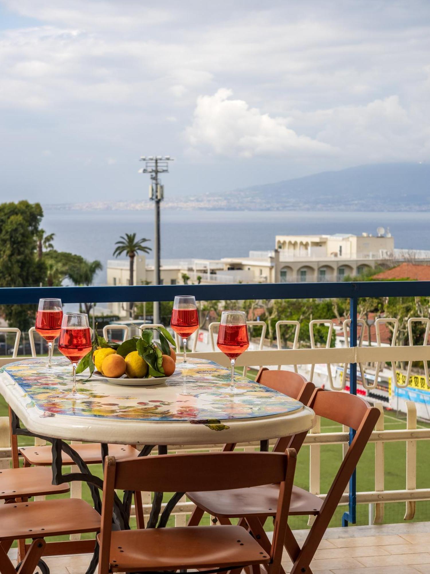 Residenza Le Sirene City Center Sorrento Exteriör bild